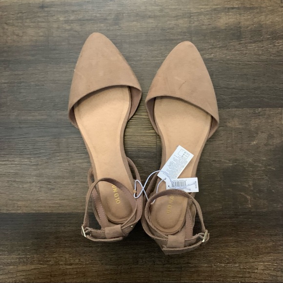 Old Navy Shoes - [Old Navy] NWT Suede Flats